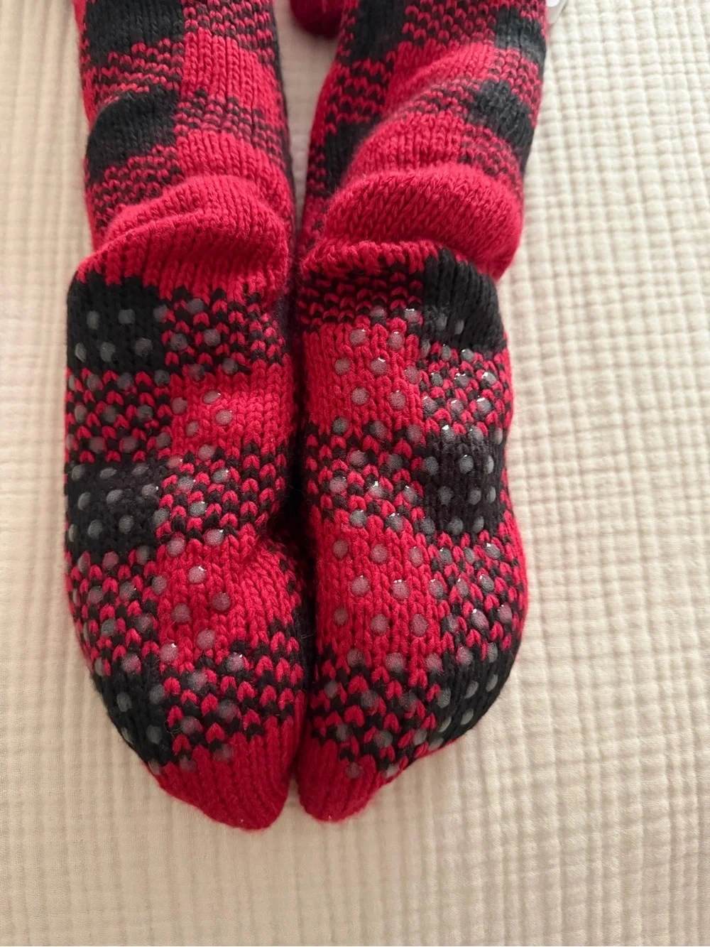 Joy Women’s Cozy Buffalo Plaid Slipper Socks - Red & Black Size 4-10